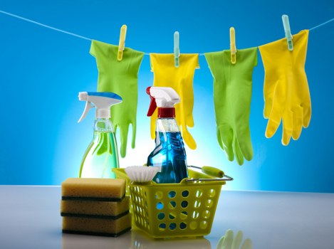 Professional deep cleaning for a bathroom at tenancy end